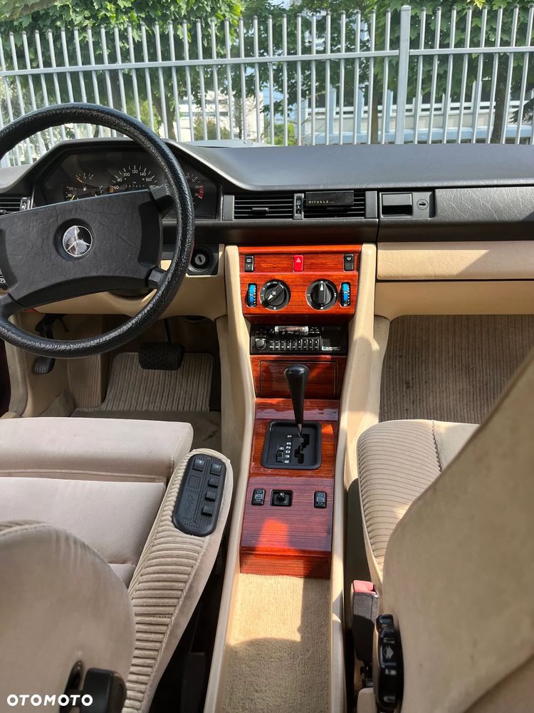 Mercedes-Benz W124 (1984-1993) - 11