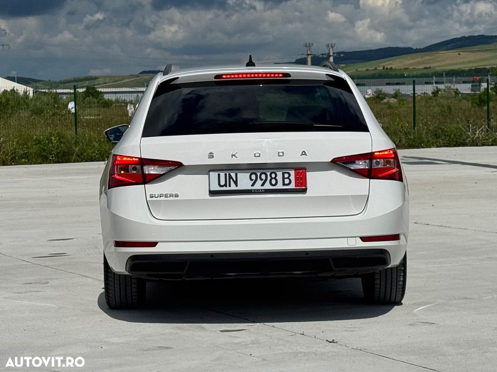 Skoda Superb 2.0 TDI DSG Sportline - 9