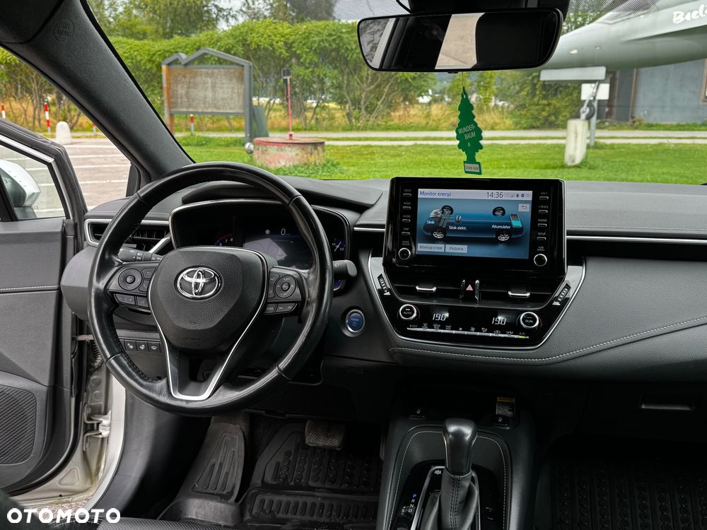Toyota Corolla 2.0 Hybrid Executive - 9