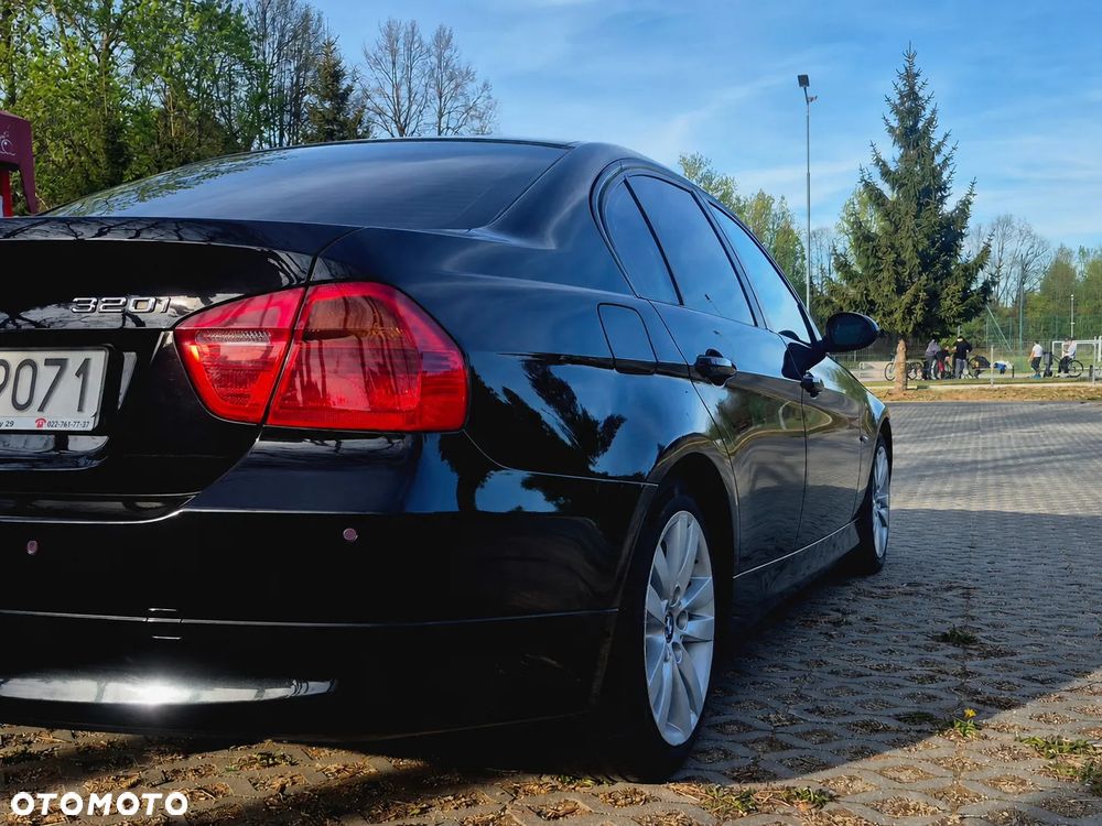 BMW Seria 3 320i - 9