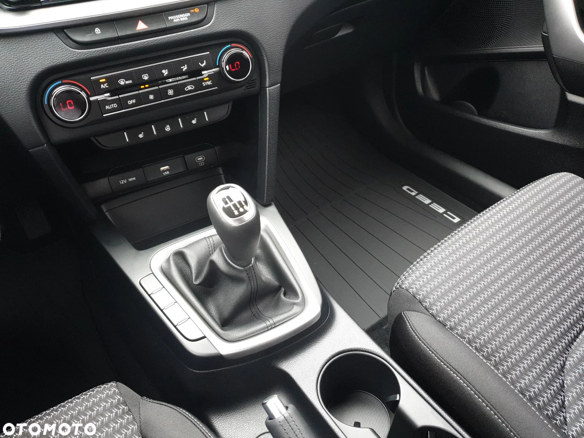 Kia Ceed 1.5 T-GDI M - 17
