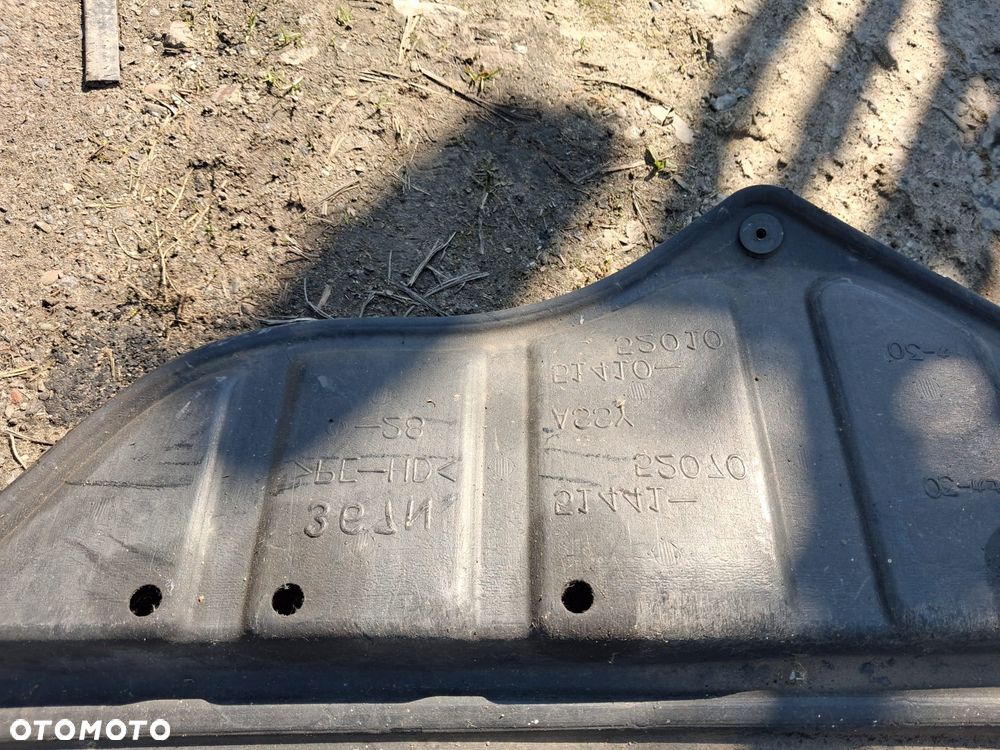 Osłona dolna silnika TOYOTA YARIS I  1.4 D4D  51410-52010  OE - 3