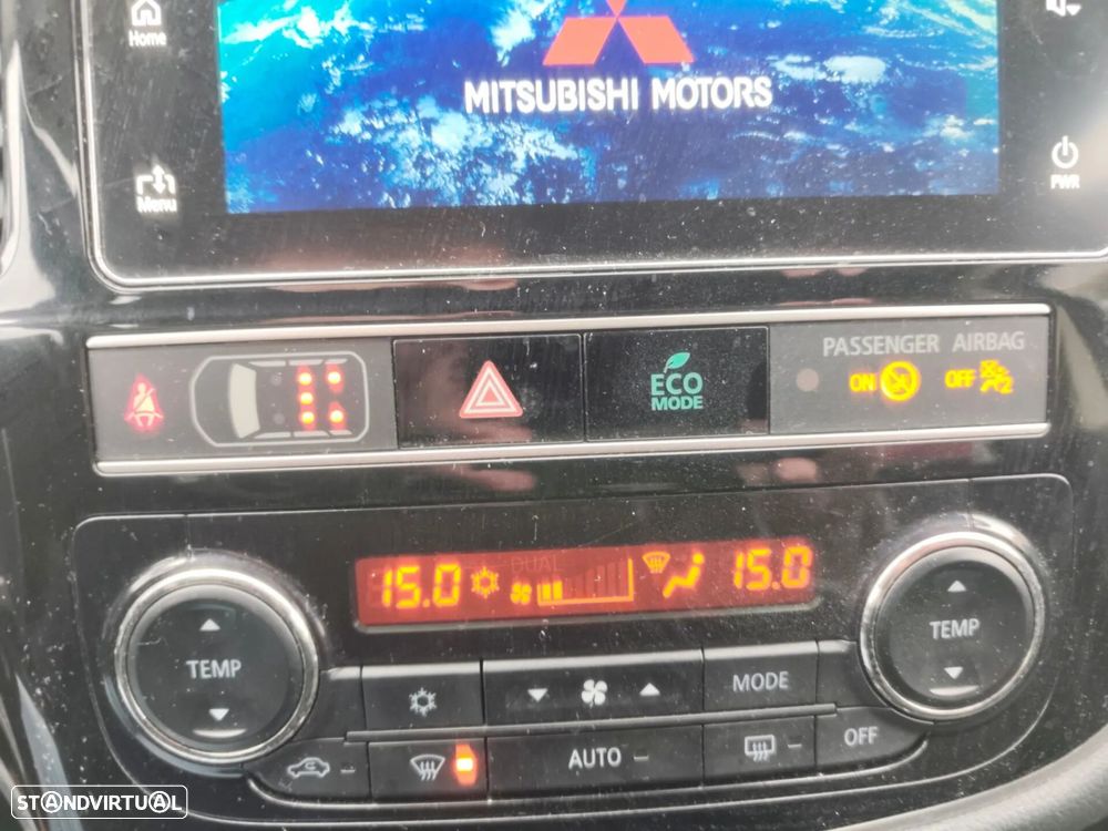 Mitsubishi Outlander 2.0 Kaiteki CVT - 29