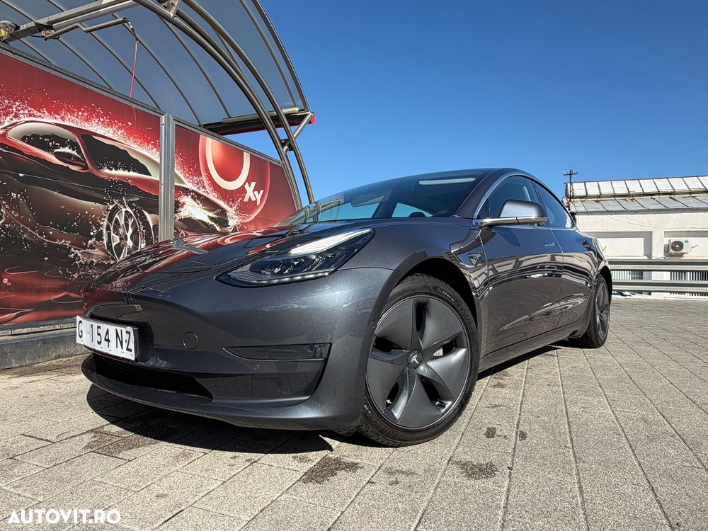 Tesla Model 3 Langstreckenbatterie Allradantrieb Dual Motor - 1