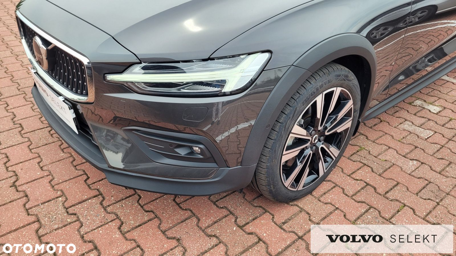 Volvo V60 Cross Country - 10