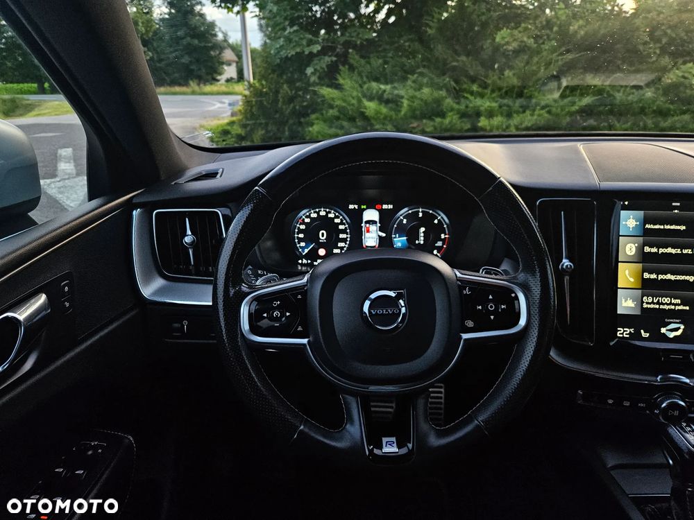 Volvo XC 60 D4 AWD Geartronic RDesign - 26