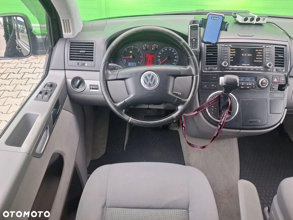 Volkswagen Multivan - 31