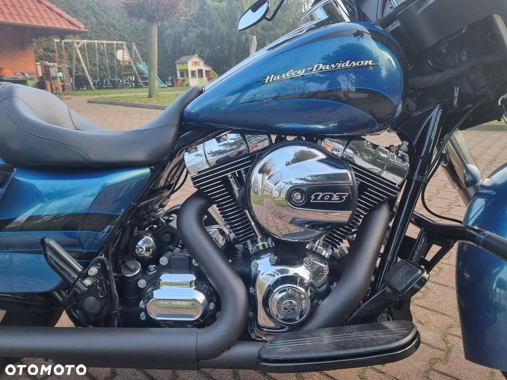 Harley-Davidson Touring Street Glide - 4