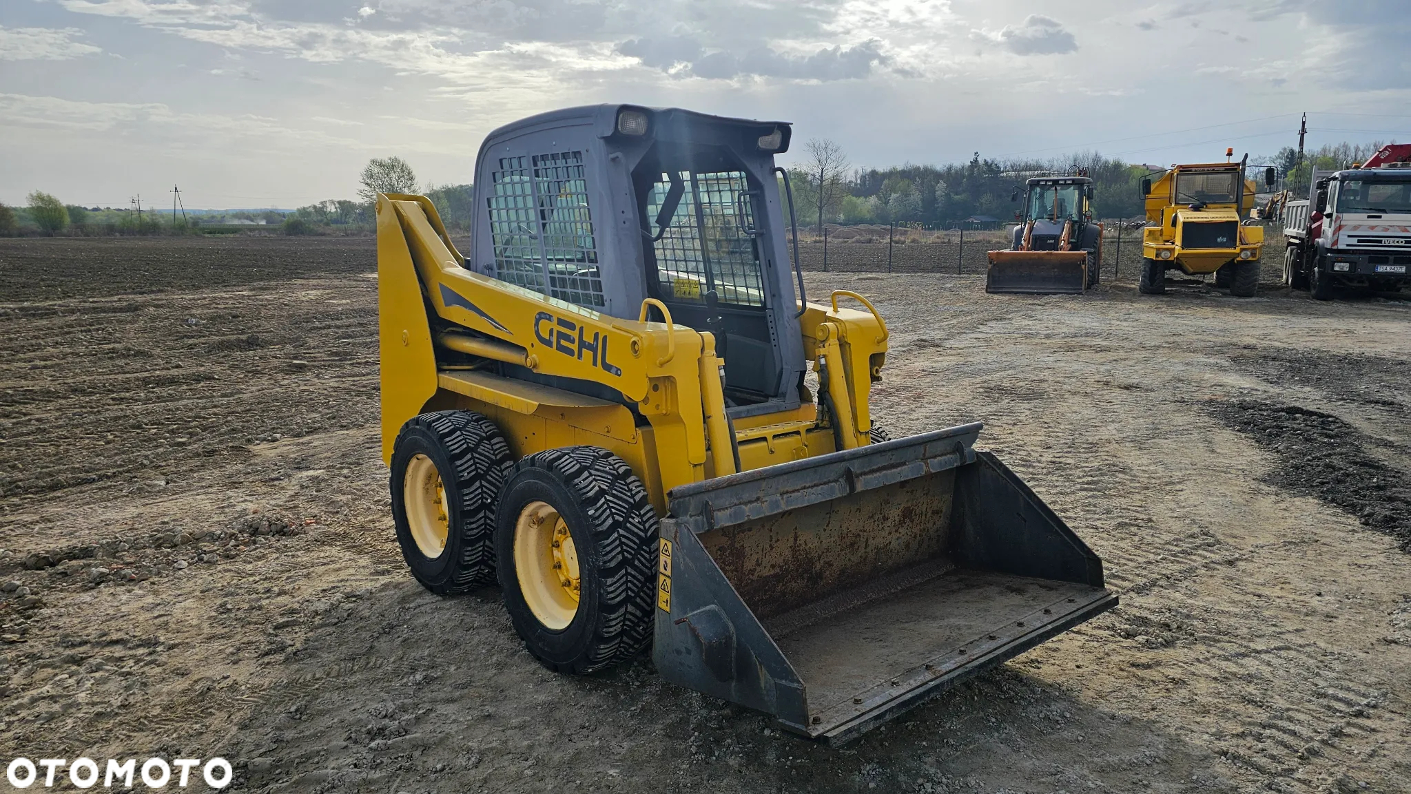 Gehl 4640 MINIŁADOWARKA widły - 3