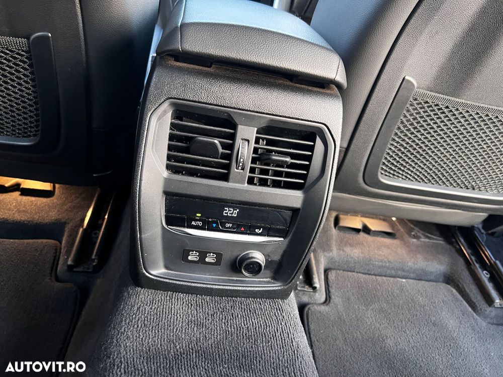 BMW Seria 3 320i xDrive AT - 13