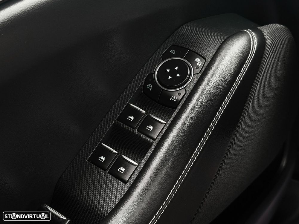 Ford Mustang Mach-E 75.7 kWh Base - 19