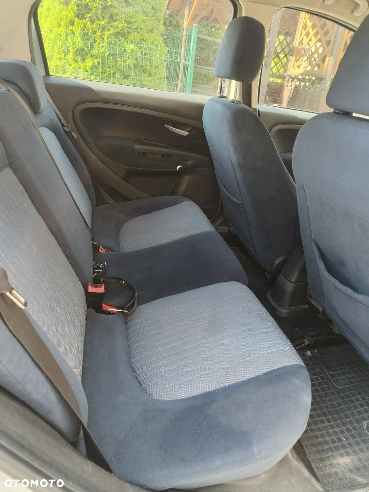 Fiat Grande Punto - 7