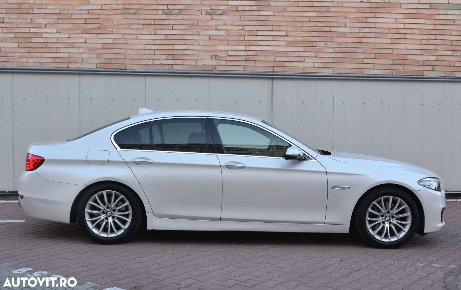 BMW Seria 5 520d AT - 7
