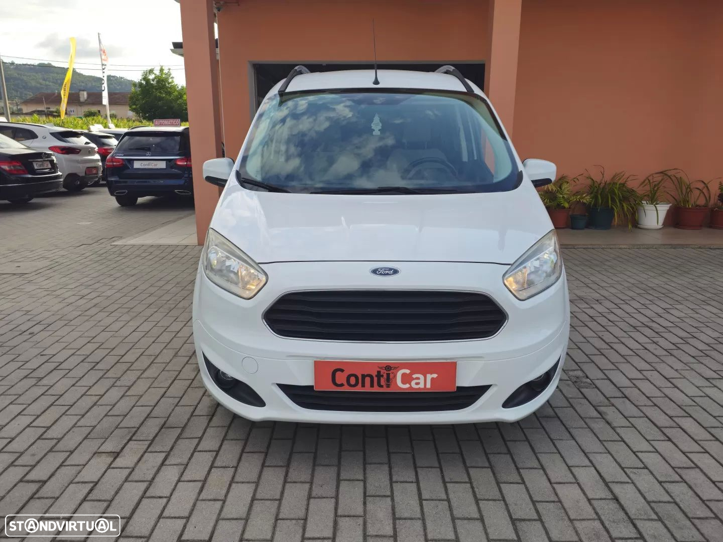 Ford Tourneo Courier 1.5 TDCi Titanium - 2