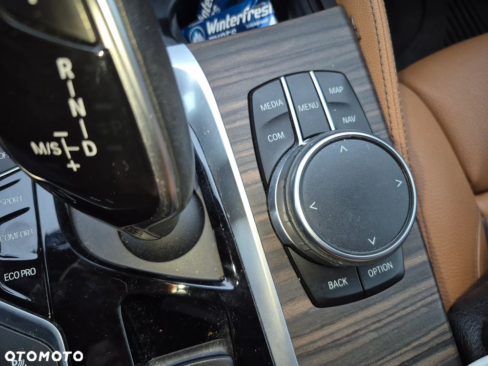 BMW Seria 5 520d Luxury Line - 28