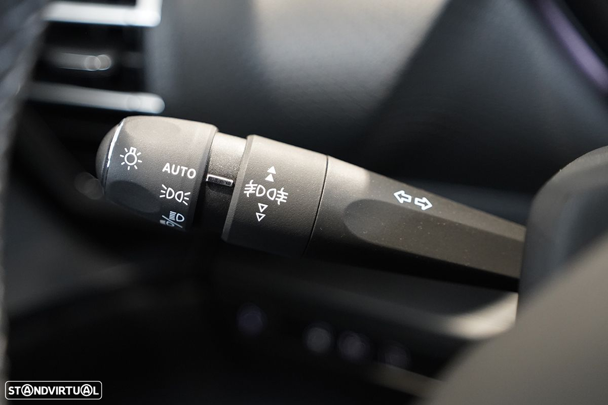 Citroën C5 X 1.6 Hybrid Plus e-EAT8 - 17