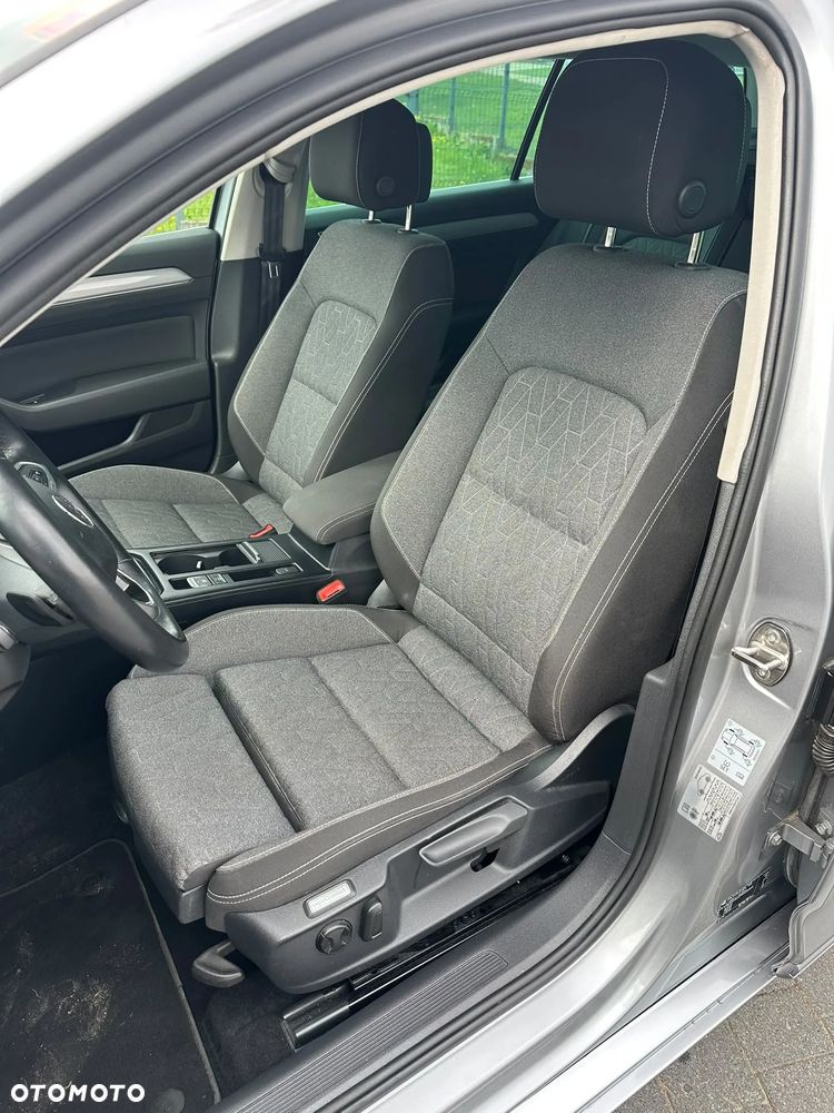 Volkswagen Passat 2.0 TDI SCR DSG Business - 11