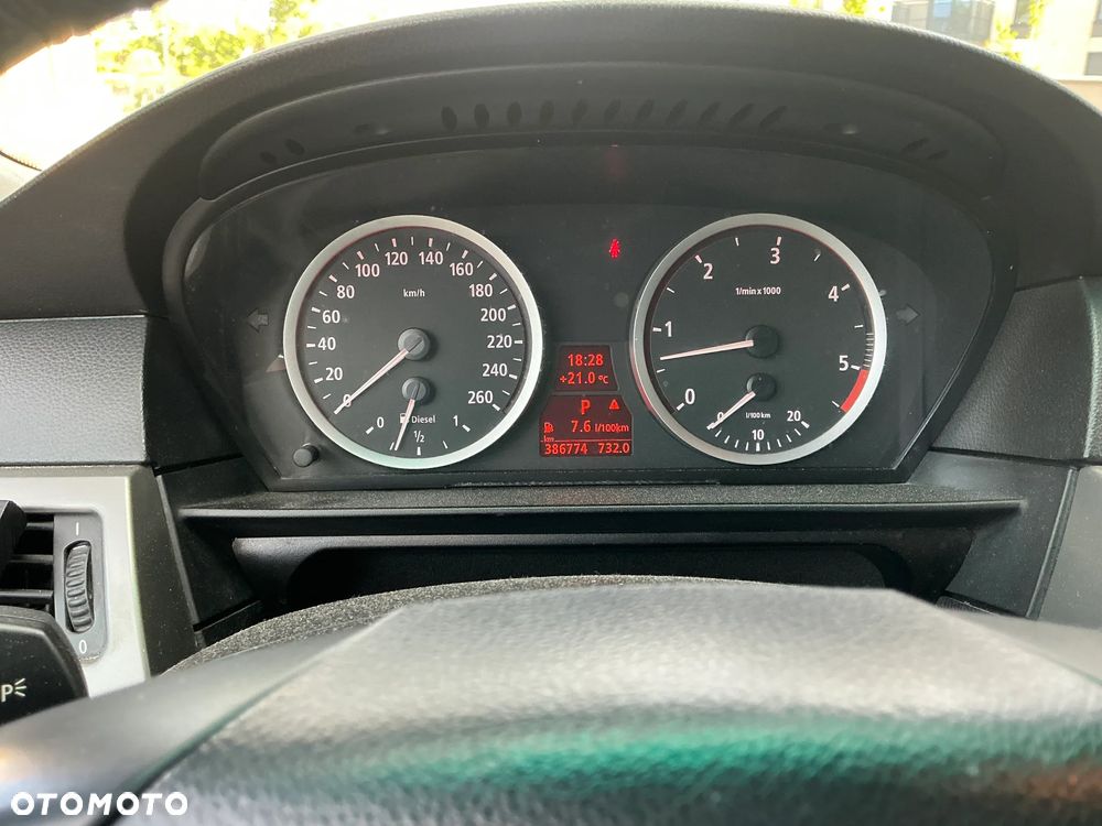 BMW Seria 5 525d - 17