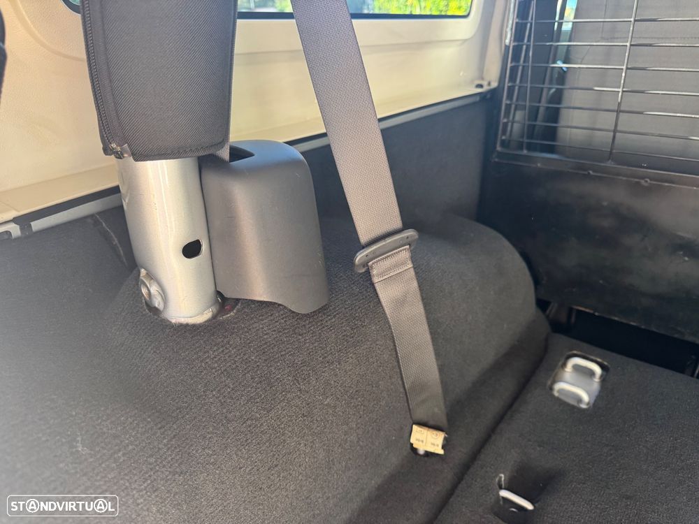 Jeep Wrangler 2.8 CRD ATX Sport - 25