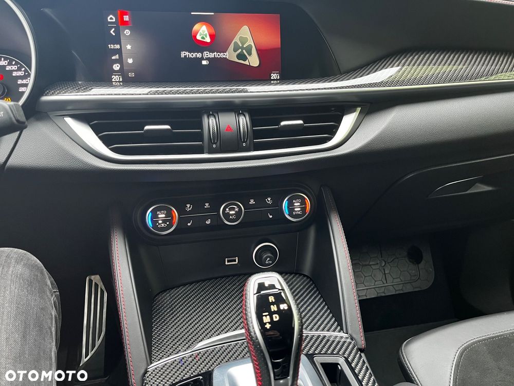 Alfa Romeo Stelvio 2.0 Turbo Veloce TI Q4 - 12