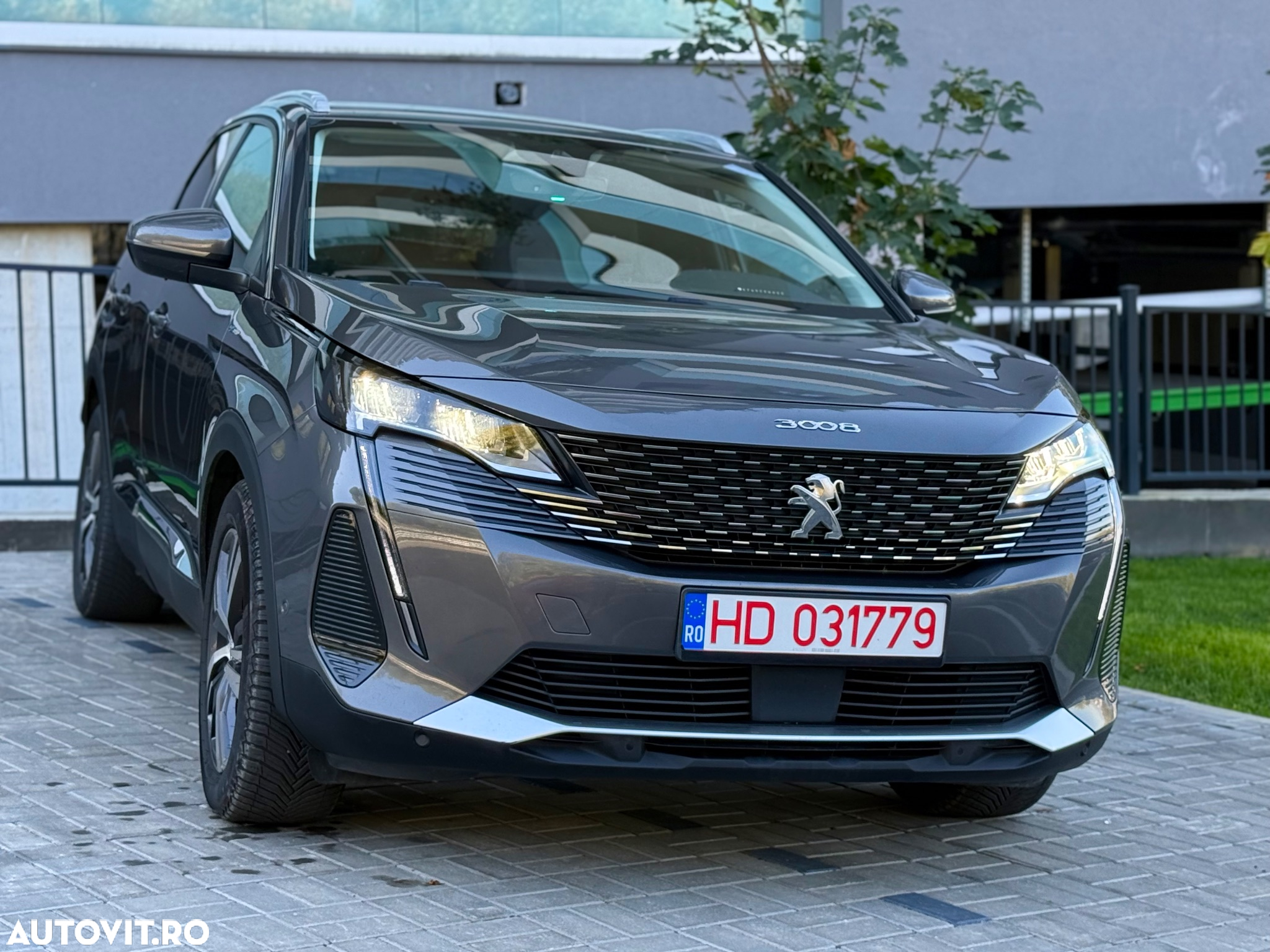 Peugeot 3008 Hybrid 225 e-EAT8 Allure Pack - 4
