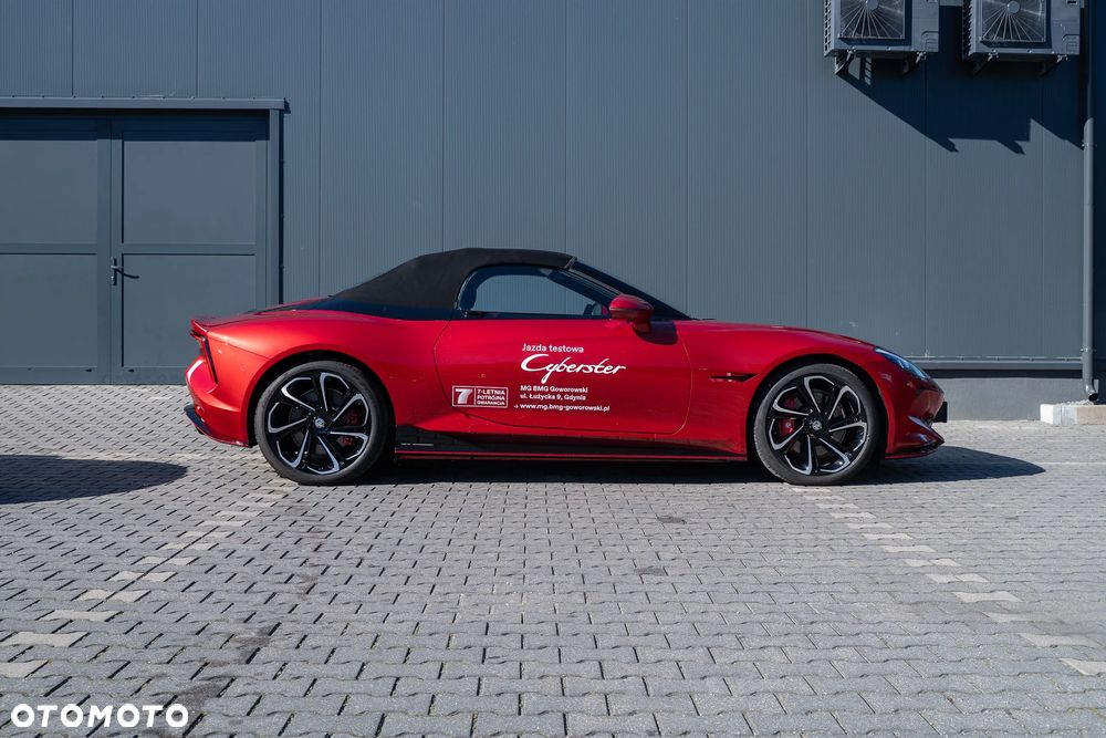 MG Cyberster 77kWh AWD Czarny Dach - 5