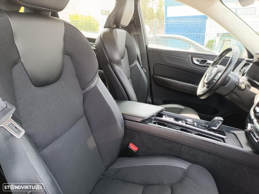 Volvo XC 60 2.0 T8 PHEV Momentum AWD - 9
