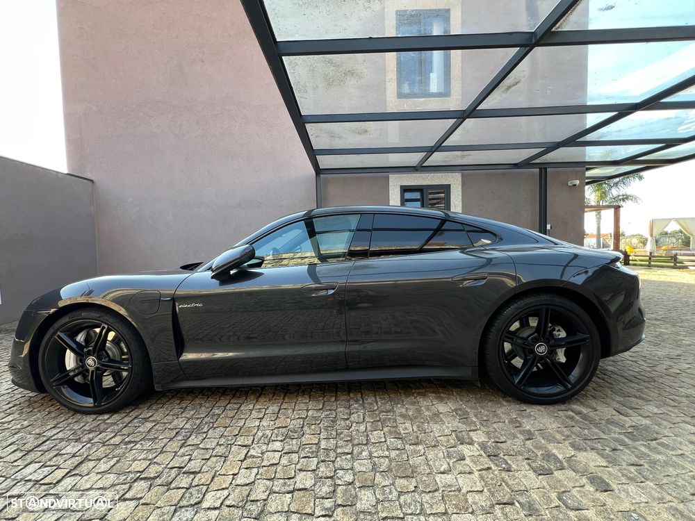 Porsche Taycan 4S - 17