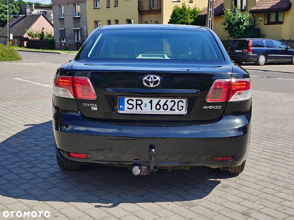 Toyota Avensis 2.0 D-4D Premium - 12