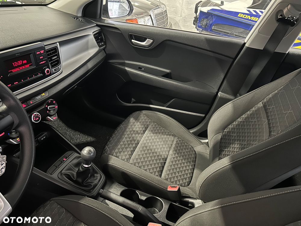 Kia Rio 1.2 Business Line - 14