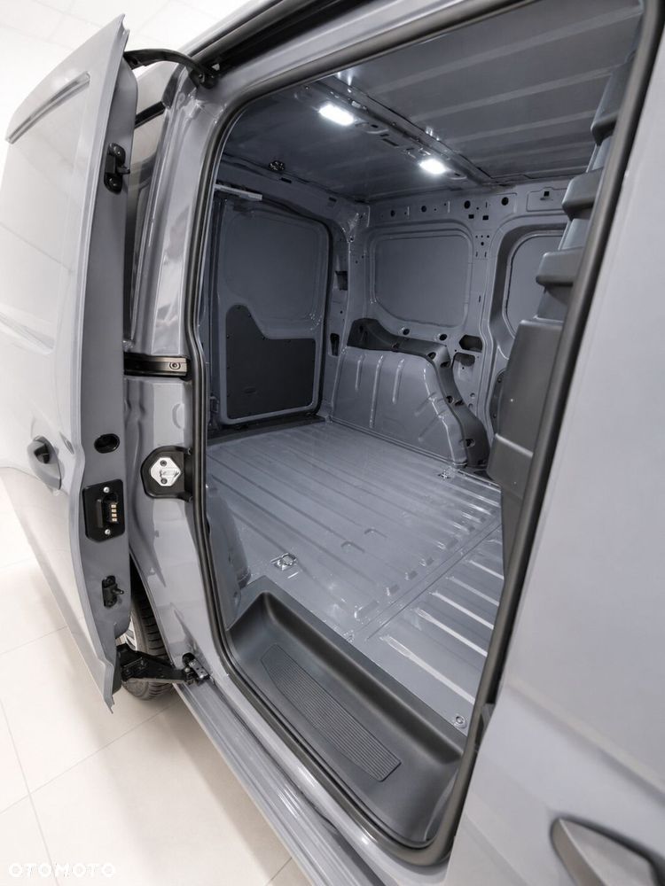 Volkswagen Caddy Cargo silnik: 2,0 l TDI EU6 SCR  75 kW skrzynia biegów: manualna 6 -biegowa rozstaw osi: 2755 mm - 14