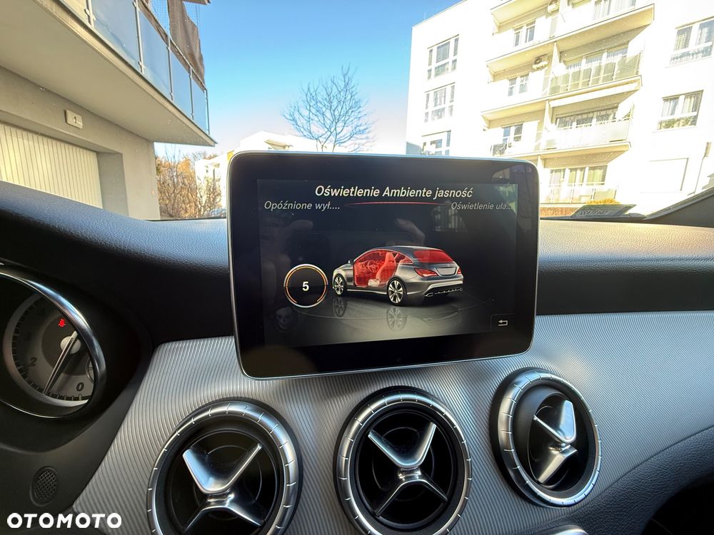 Mercedes-Benz CLA 200 - 16