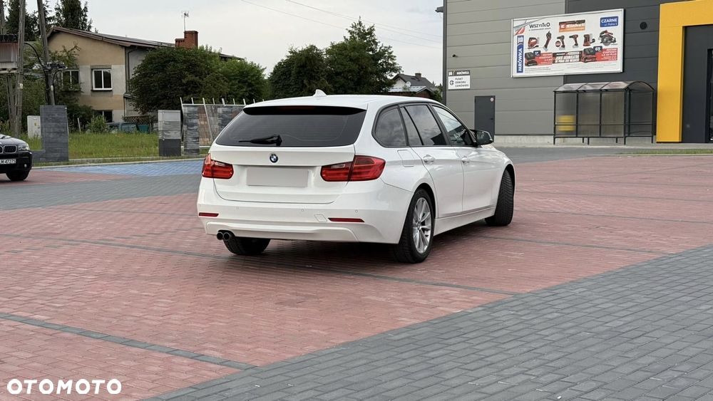 BMW Seria 3 325d - 27