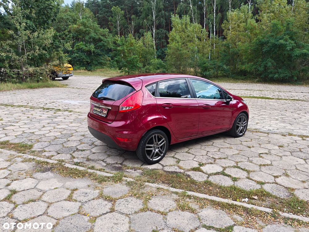 Ford Fiesta 1.6 Ti-VCT Titanium - 24
