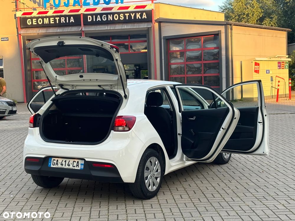 Kia Rio 1.2 M - 11