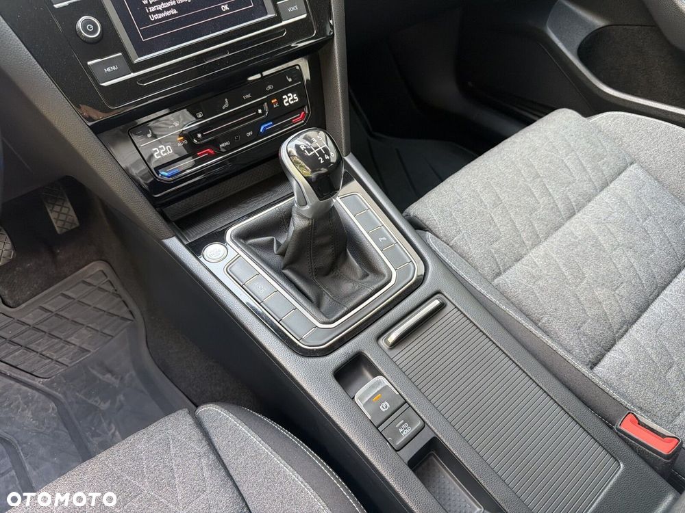 Volkswagen Passat Variant 2.0 TDI EVO Business - 16