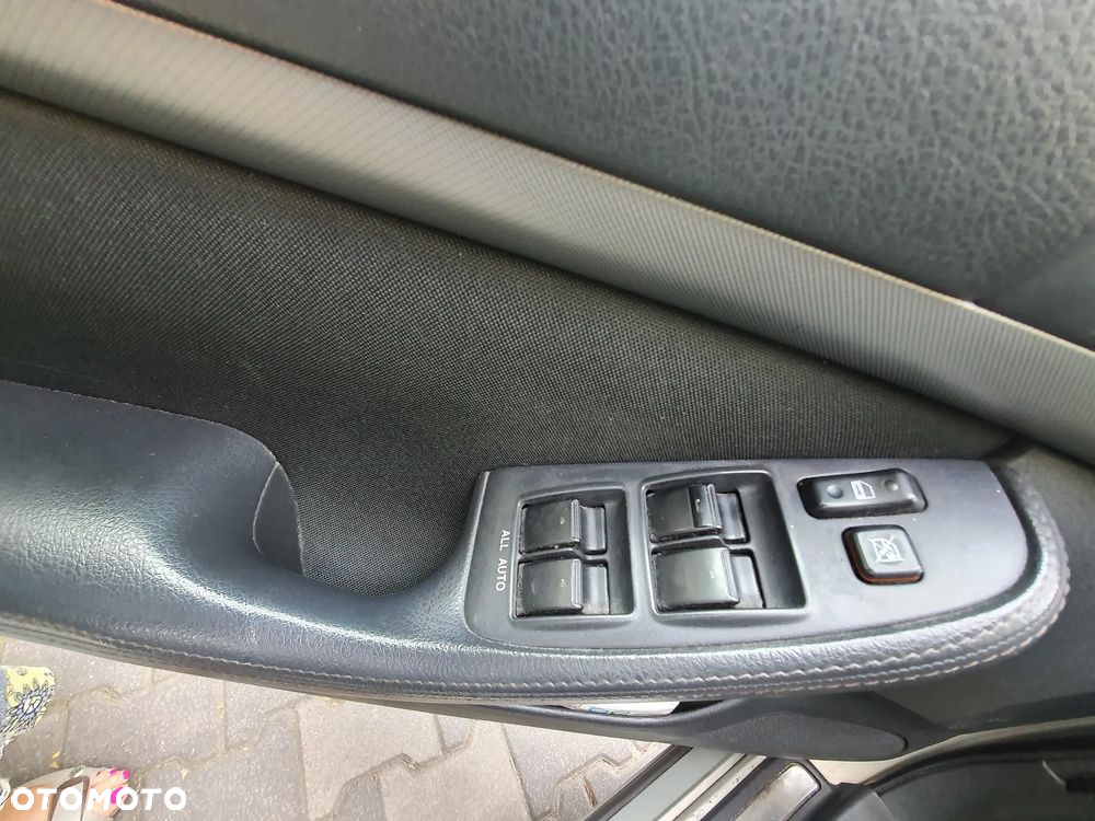 Toyota Avensis 2.0 VVT-i Sol - 13