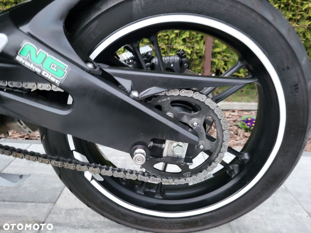 Yamaha YZF - 20