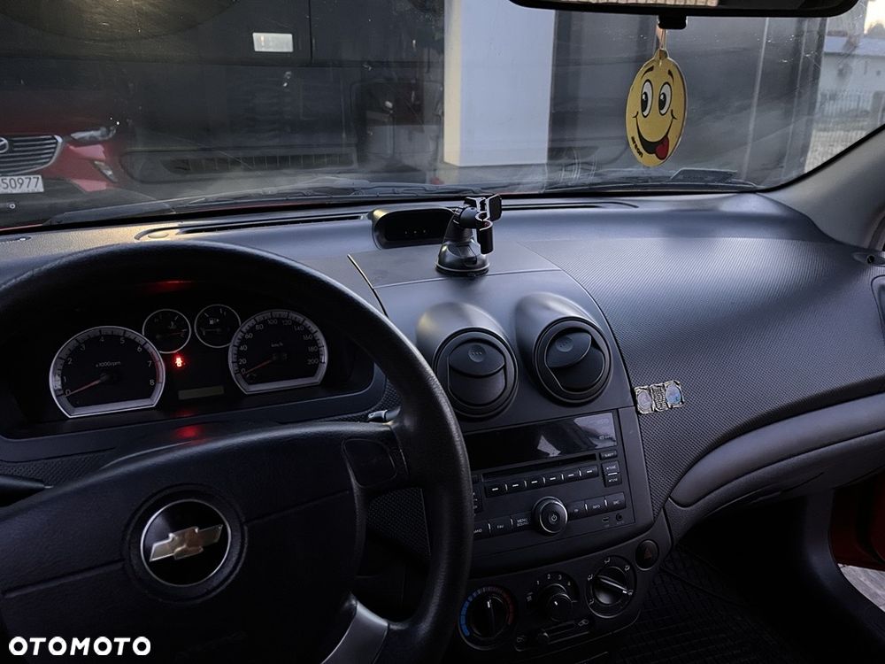Chevrolet Aveo 1.2 16V Base - 10
