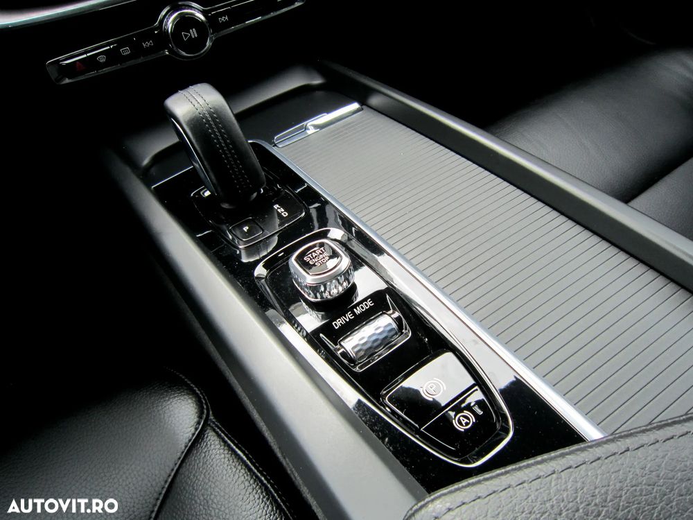 Volvo XC 60 B4 D Geartronic Momentum Pro - 8