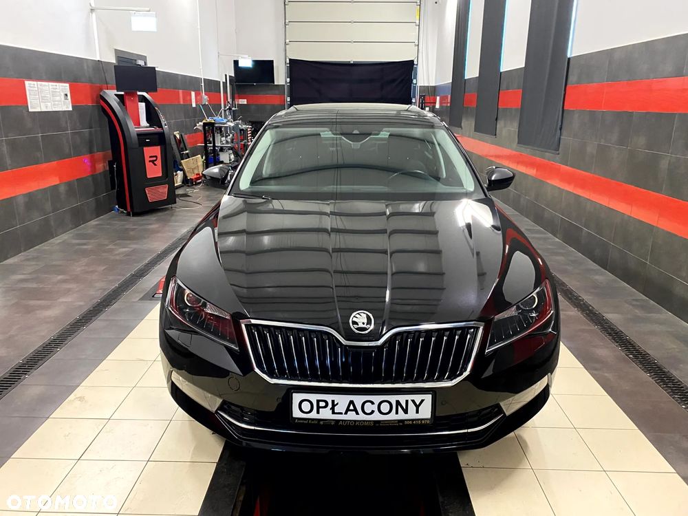 Skoda Superb 2018 photo 3