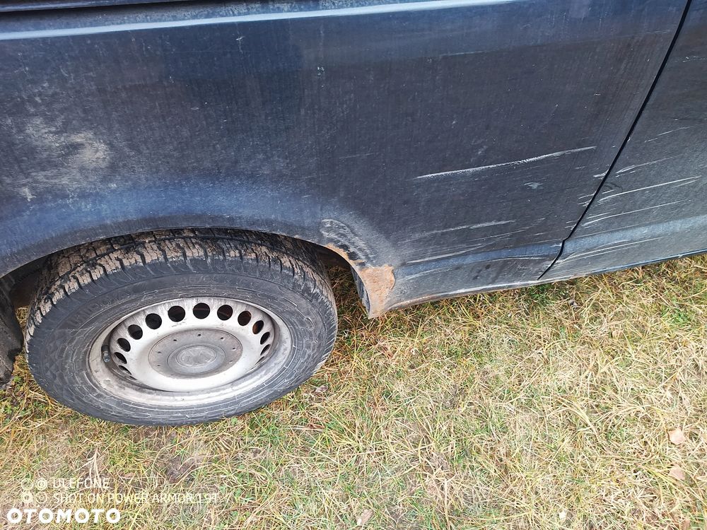 Volkswagen Caravelle - 18