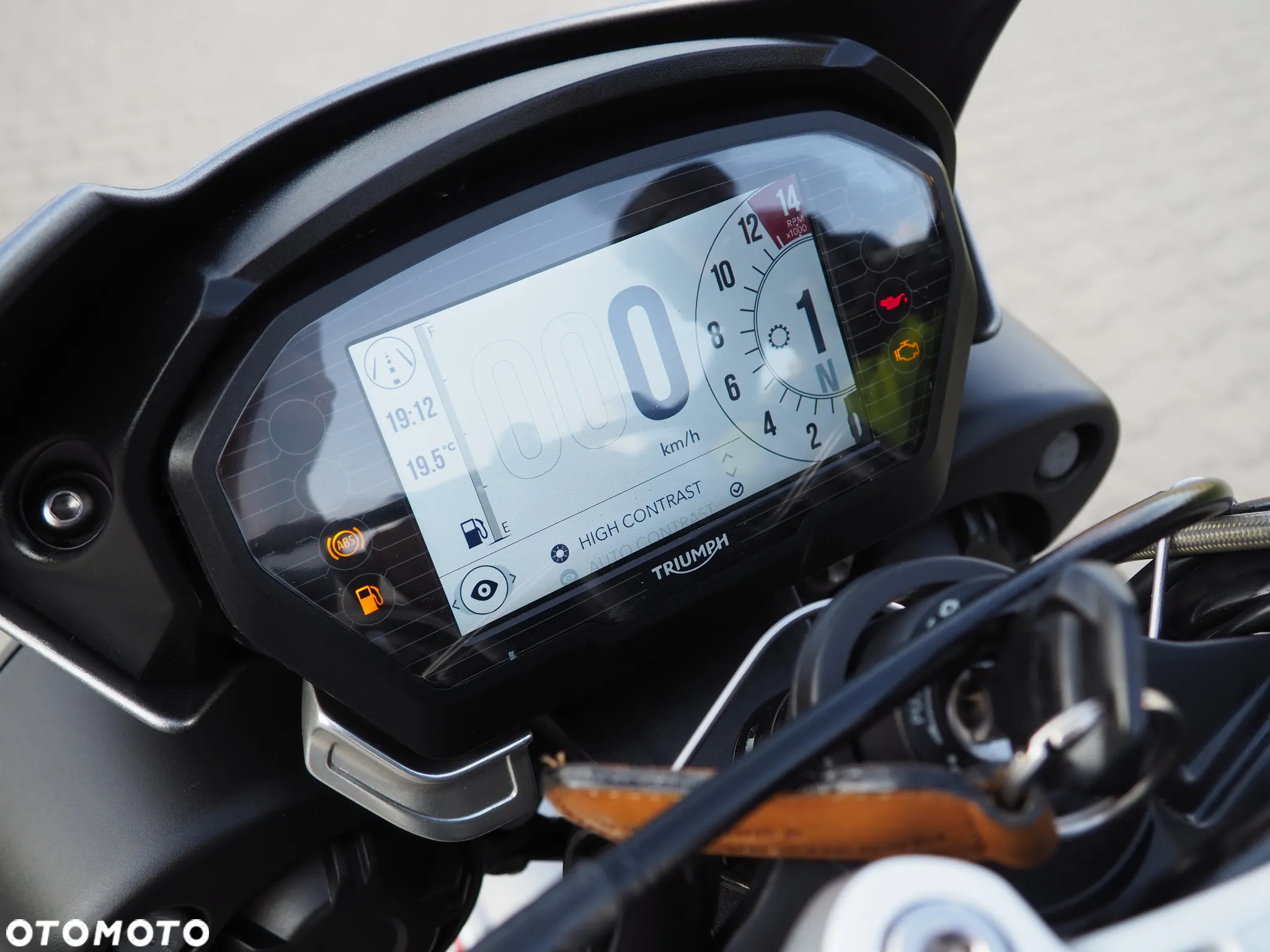 Triumph Street Triple - 33