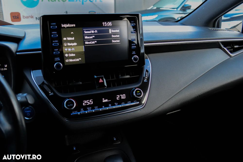 Toyota Corolla 1.8 Hybrid Comfort - 23