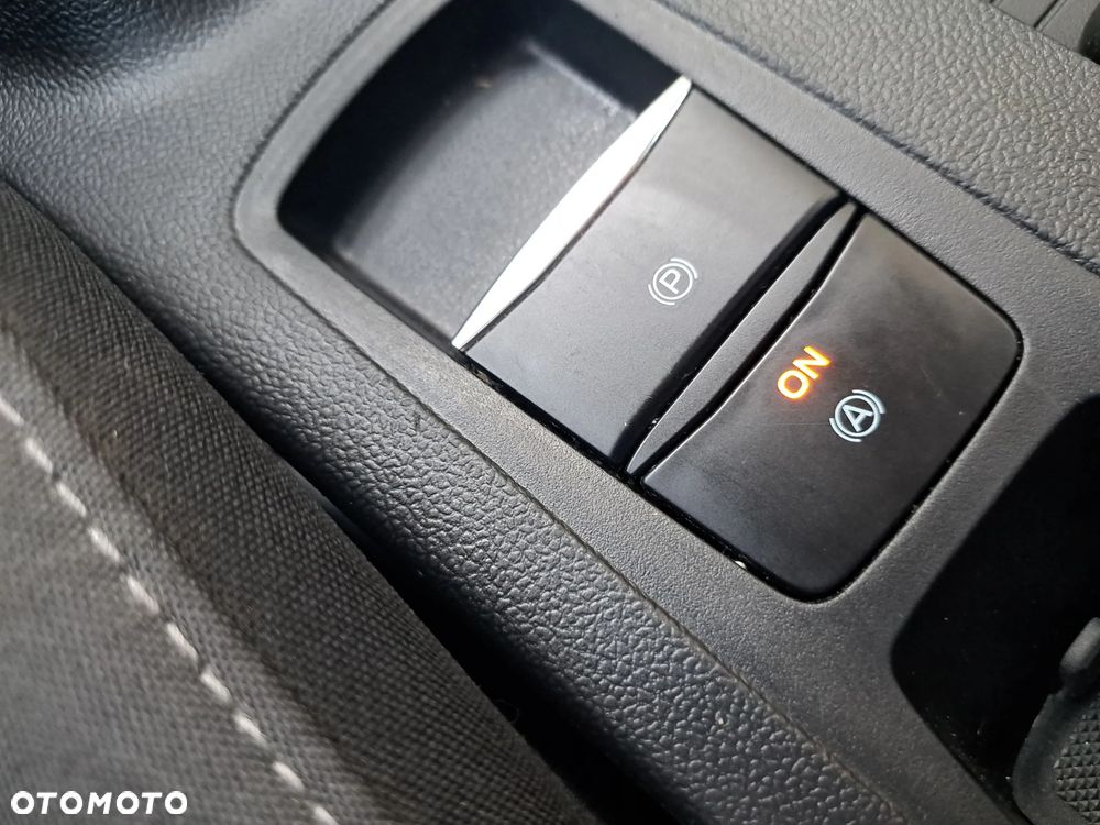 Ford Focus 1.0 EcoBoost mHEV Connected - 34