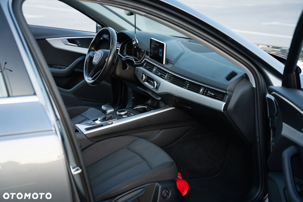 Audi A4 Limousine 35 TFSI mHEV S Line S tronic - 16
