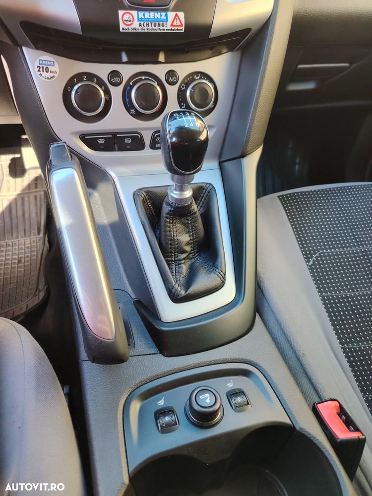 Ford Focus 1.6 TDCI DPF Titanium - 9