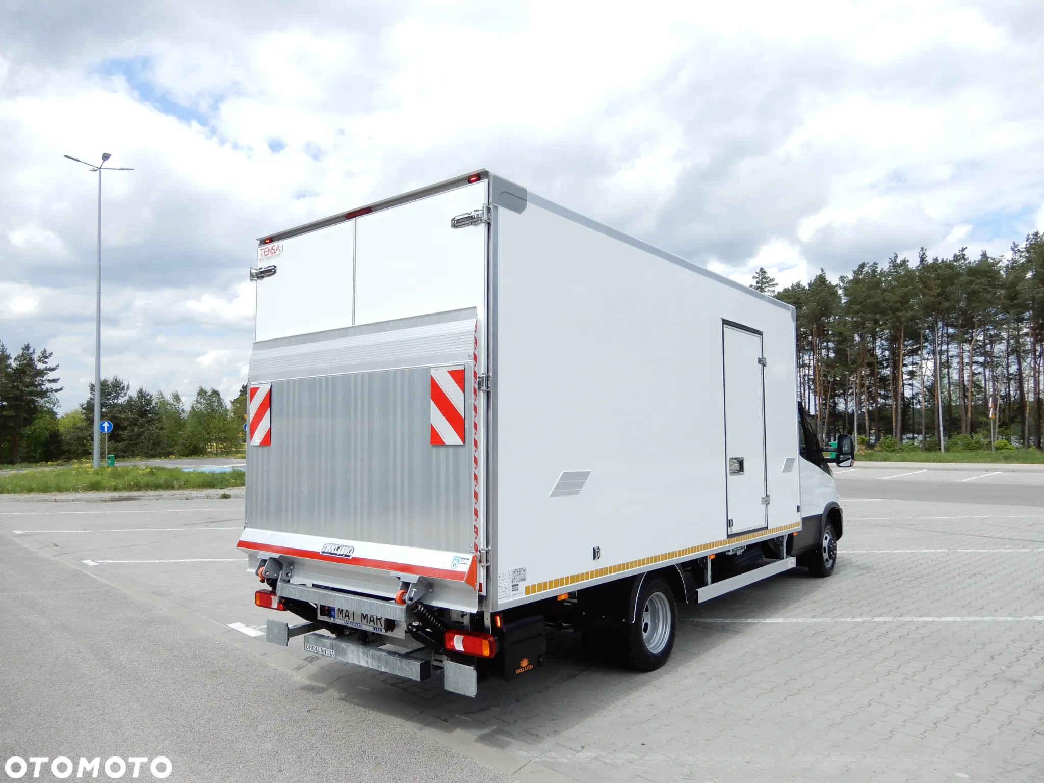 Iveco DAILY 50C18 Hi-Matic Kontener 10 E.Palet 4.91 Cm Boczne Drzwi + Winda Załadowcza DHOLLANDIA 1000 Kg Rozstaw Osi 4350 mm WZMACNIANY Tempomat Aktywny Full LED 16 Tys Km GWARANCJA FABRYCZNA Stan FABRYCZNIE NOWY DOSTĘPNY OKAZJA - 4