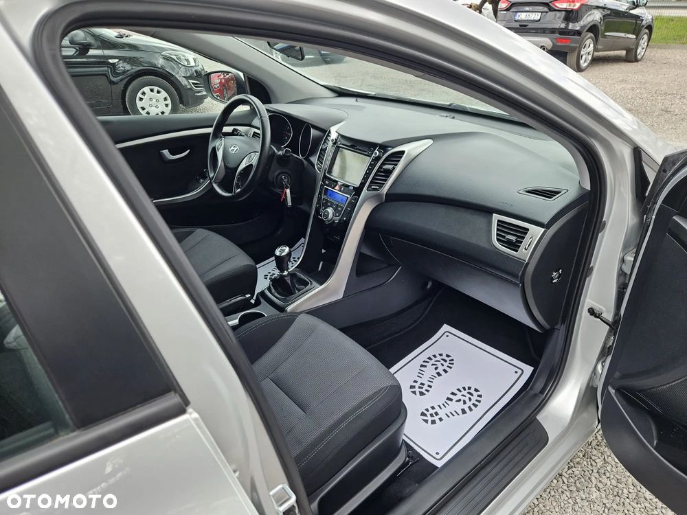 Hyundai i30 1.4 Fifa World Cup Edition - 24