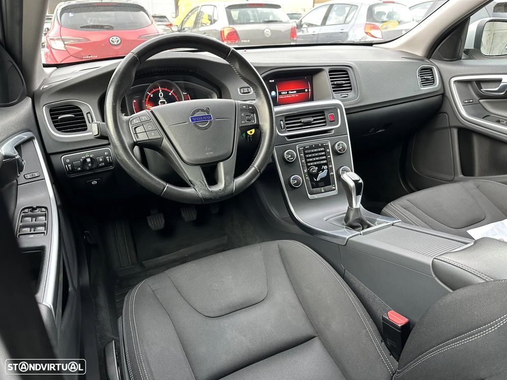 Volvo V60 D2 Geartronic Kinetic - 11